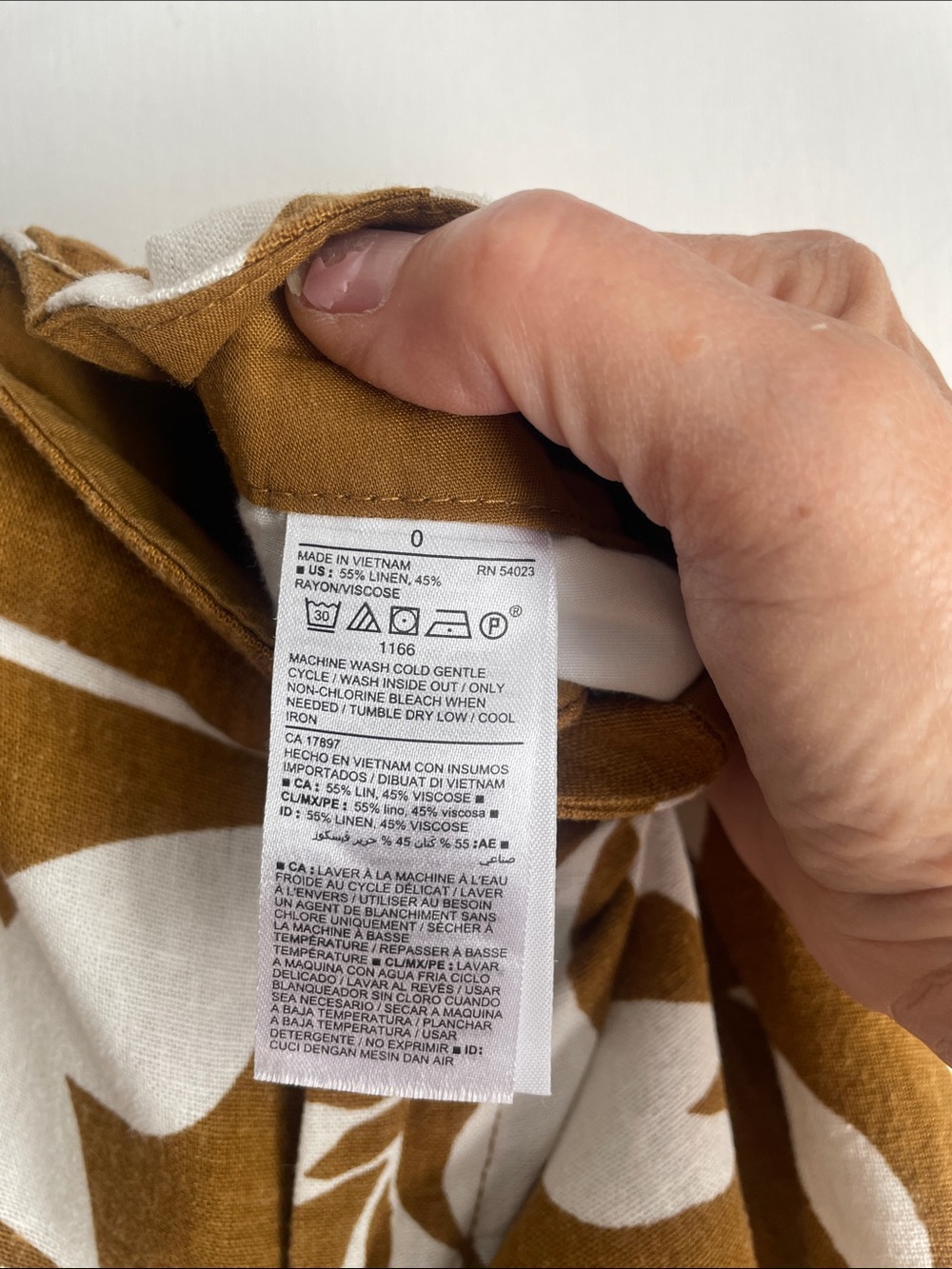 Old Navy Brown and White Floral Bermuda Shorts - Picture 4 of 4
